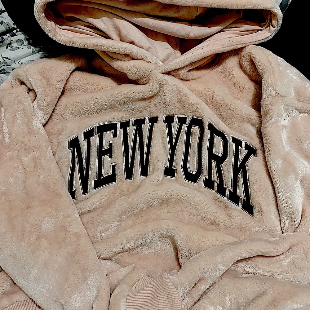 Sweatshirt for sleeping, new. Size medium